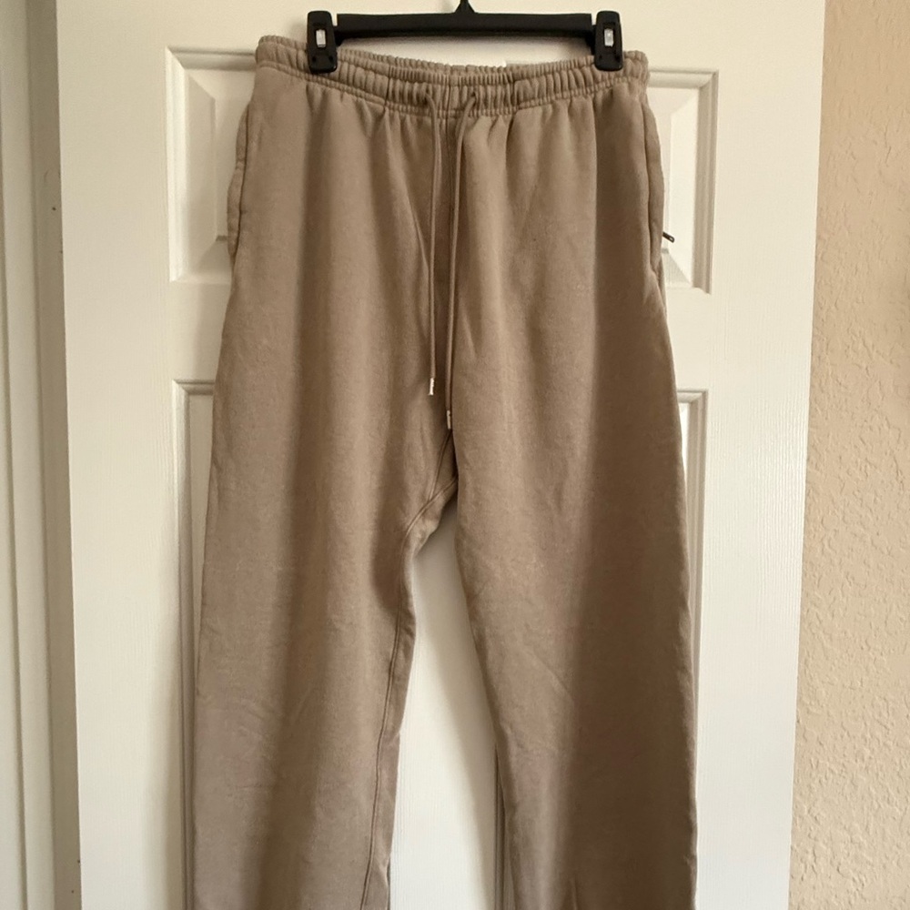 ALO Yoga Tan Joggers Relaxed Fit